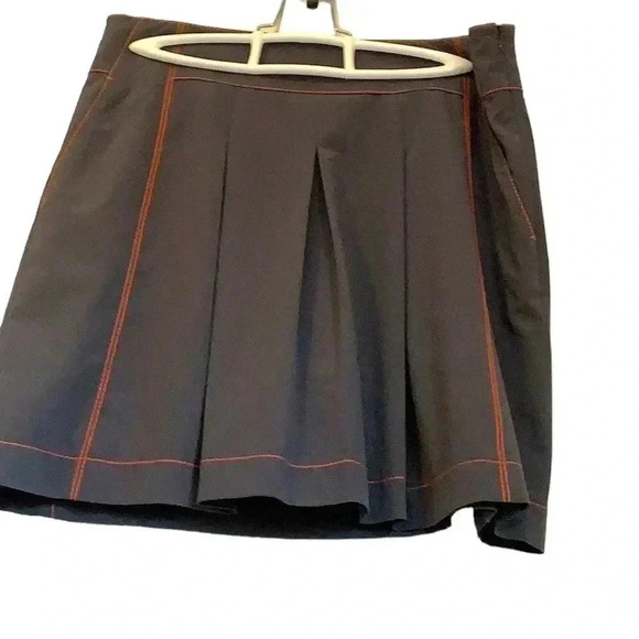 EUC Cutter & Buck Annika  lightweight, skort size 4 - Picture 1 of 9